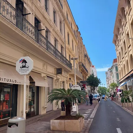 Appartement Chez Celine - Walk To Palais, Garage, Ac And Fast Wifi